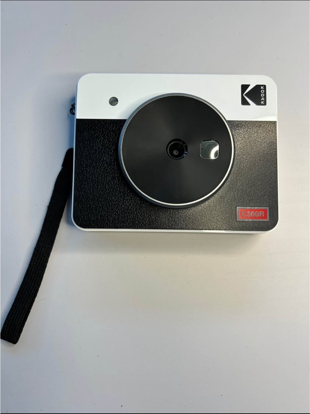 KODAK Mini Shot 3 Retro
4PASS 2-in-1 Instant
Digital Camera and Photo
Printer